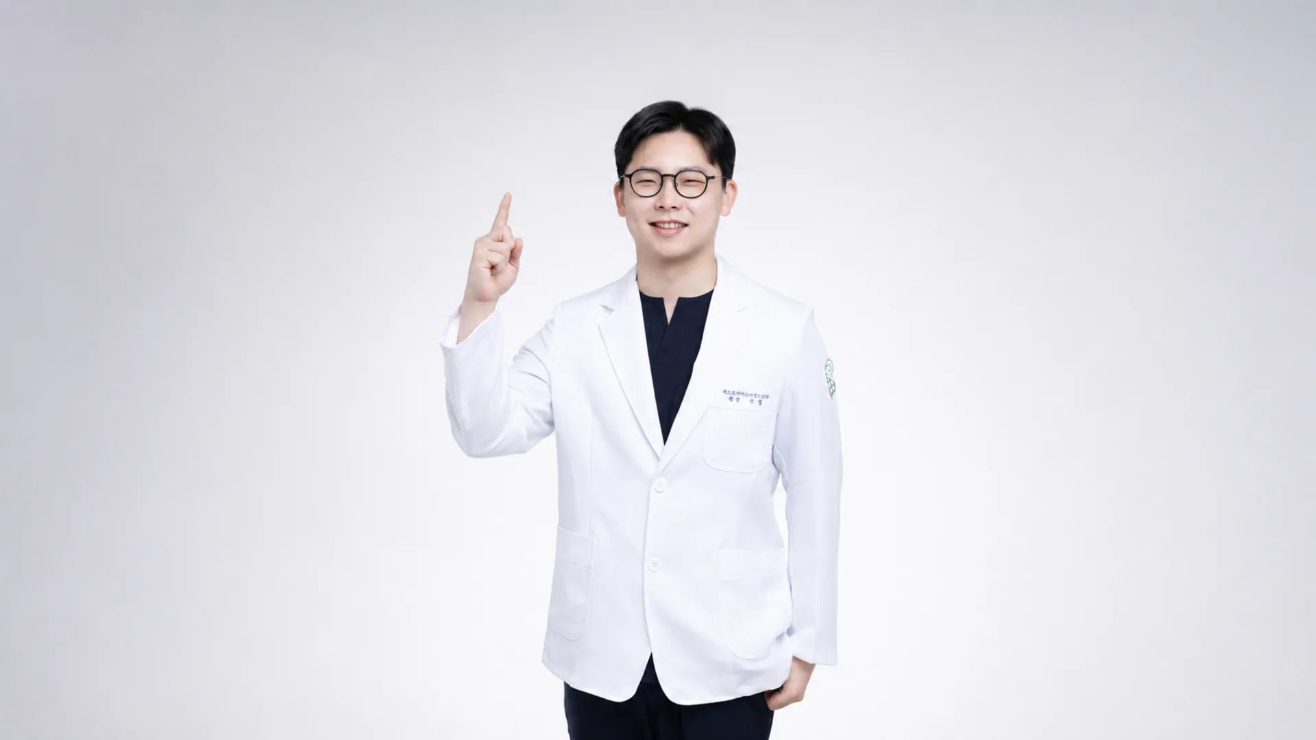 퍼스트아이소아청소년과 메인 비주얼 1